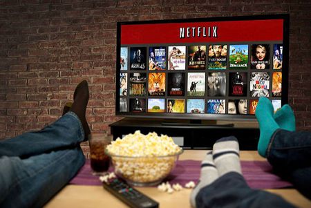Contra operadoras, Record, SBT e RedeTV! negociam com Netflix